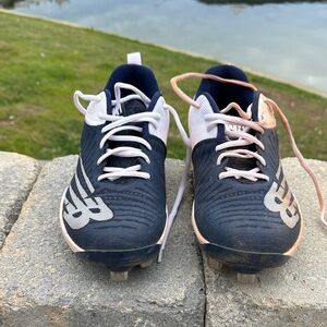 New Balance Men’s Navy Baseball Metal Cleats - worn only once.